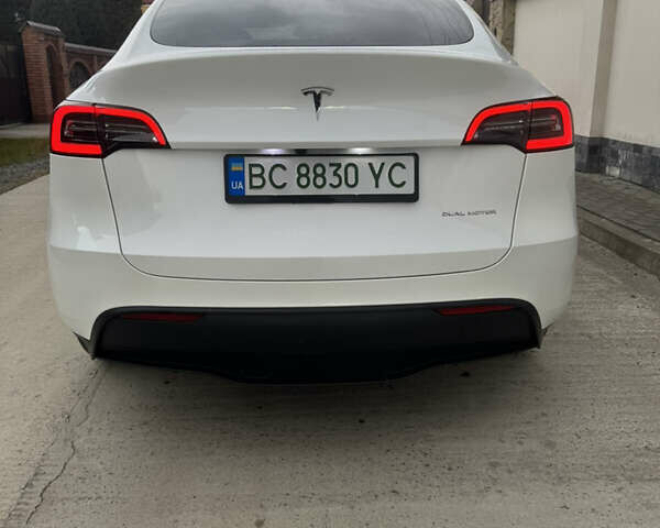 Білий Тесла Model Y, об'ємом двигуна 0 л та пробігом 10 тис. км за 31300 $, фото 4 на Automoto.ua