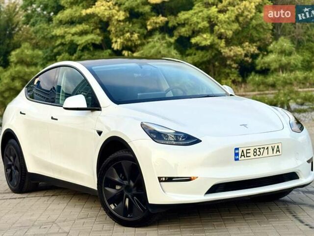Белый Тесла Model Y, объемом двигателя 0 л и пробегом 3 тыс. км за 34498 $, фото 2 на Automoto.ua