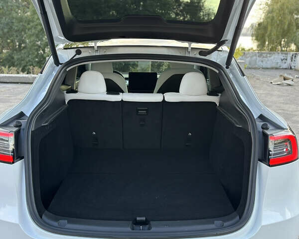 Белый Тесла Model Y, объемом двигателя 0 л и пробегом 24 тыс. км за 27800 $, фото 21 на Automoto.ua