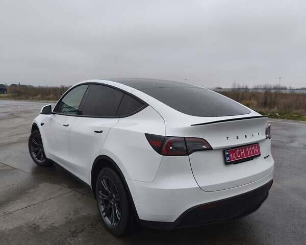 Белый Тесла Model Y, объемом двигателя 0 л и пробегом 19 тыс. км за 28800 $, фото 8 на Automoto.ua