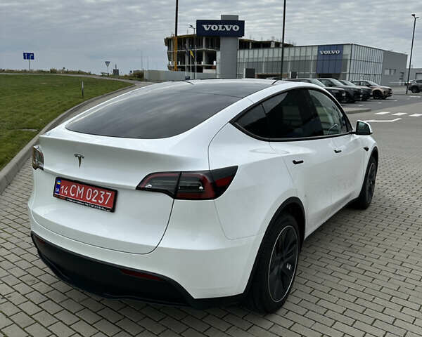 Белый Тесла Model Y, объемом двигателя 0 л и пробегом 6 тыс. км за 27000 $, фото 4 на Automoto.ua