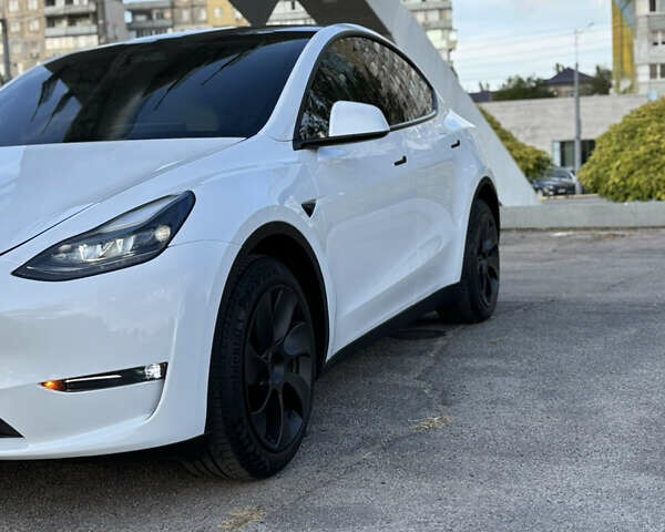 Белый Тесла Model Y, объемом двигателя 0 л и пробегом 24 тыс. км за 27800 $, фото 4 на Automoto.ua