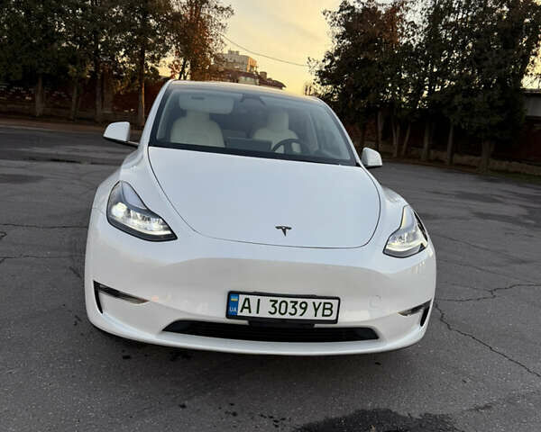 Белый Тесла Model Y, объемом двигателя 0 л и пробегом 17 тыс. км за 37500 $, фото 3 на Automoto.ua