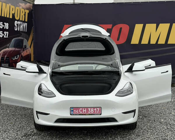 Белый Тесла Model Y, объемом двигателя 0 л и пробегом 23 тыс. км за 26500 $, фото 16 на Automoto.ua
