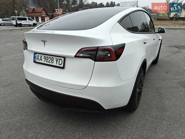 Белый Тесла Model Y, объемом двигателя 0 л и пробегом 18 тыс. км за 29000 $, фото 2 на Automoto.ua