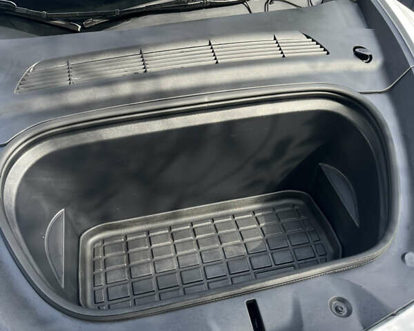 Белый Тесла Model Y, объемом двигателя 0 л и пробегом 35 тыс. км за 29000 $, фото 18 на Automoto.ua