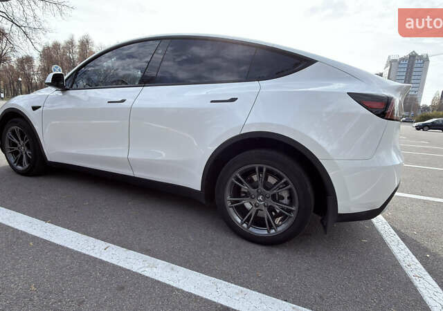 Белый Тесла Model Y, объемом двигателя 0 л и пробегом 18 тыс. км за 29000 $, фото 2 на Automoto.ua