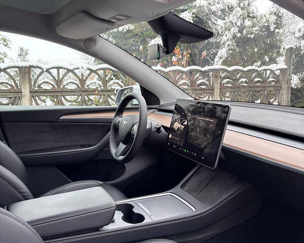 Белый Тесла Model Y, объемом двигателя 0 л и пробегом 16 тыс. км за 30999 $, фото 70 на Automoto.ua