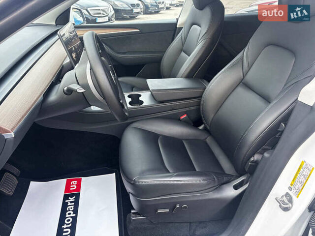 Белый Тесла Model Y, объемом двигателя 0 л и пробегом 25 тыс. км за 33290 $, фото 15 на Automoto.ua
