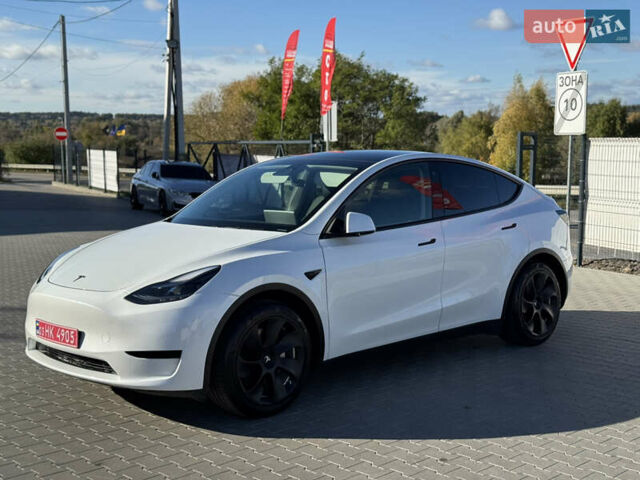 Белый Тесла Model Y, объемом двигателя 0 л и пробегом 26 тыс. км за 29900 $, фото 3 на Automoto.ua