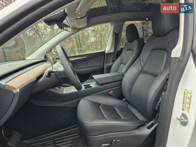 Білий Тесла Model Y, об'ємом двигуна 0 л та пробігом 26 тис. км за 25500 $, фото 9 на Automoto.ua