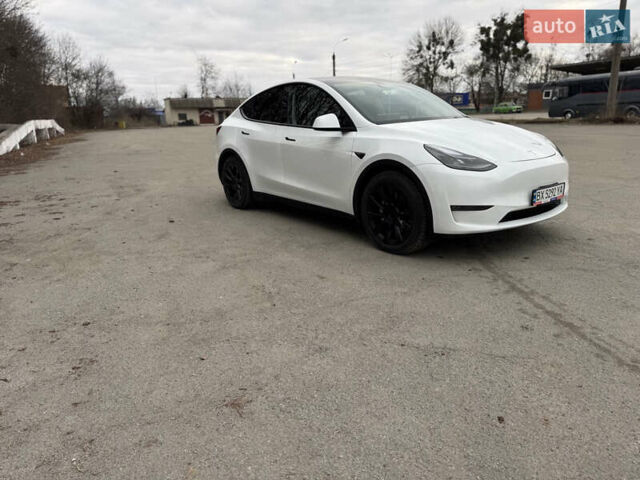 Белый Тесла Model Y, объемом двигателя 0 л и пробегом 10 тыс. км за 32000 $, фото 2 на Automoto.ua