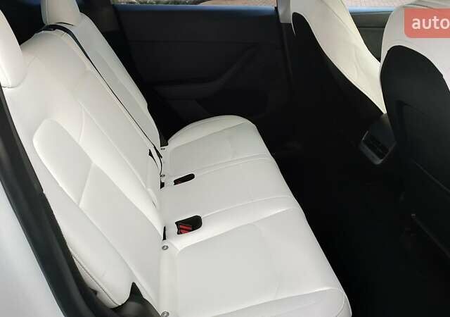 Белый Тесла Model Y, объемом двигателя 0 л и пробегом 7 тыс. км за 27500 $, фото 13 на Automoto.ua