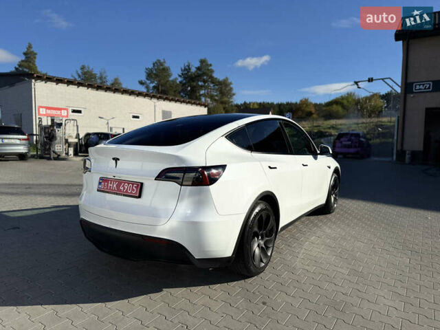 Белый Тесла Model Y, объемом двигателя 0 л и пробегом 26 тыс. км за 29900 $, фото 9 на Automoto.ua