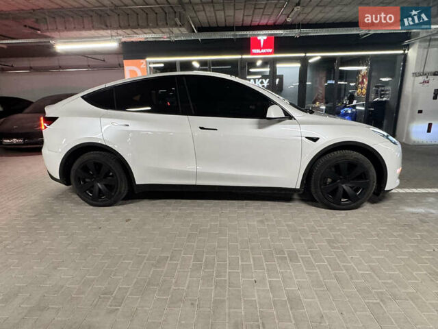 Белый Тесла Model Y, объемом двигателя 0 л и пробегом 32 тыс. км за 29500 $, фото 1 на Automoto.ua