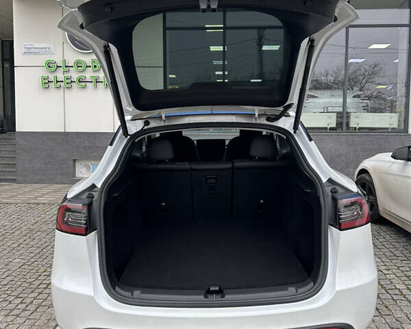 Белый Тесла Model Y, объемом двигателя 0 л и пробегом 16 тыс. км за 33700 $, фото 21 на Automoto.ua
