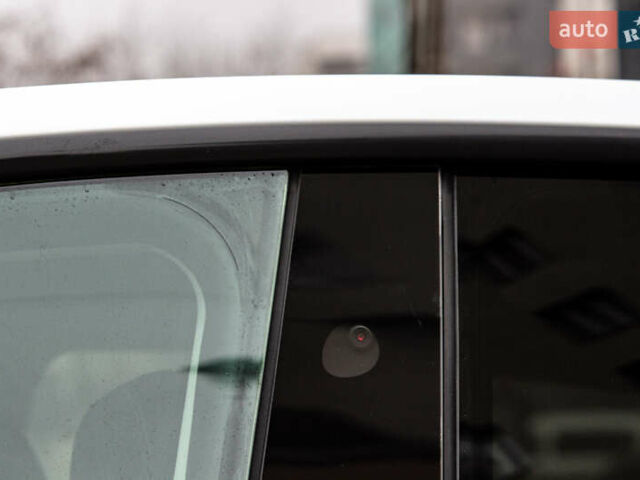 Білий Тесла Model Y, об'ємом двигуна 0 л та пробігом 11 тис. км за 30000 $, фото 49 на Automoto.ua