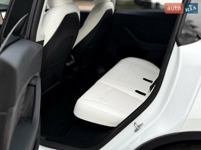 Белый Тесла Model Y, объемом двигателя 0 л и пробегом 6 тыс. км за 36500 $, фото 14 на Automoto.ua