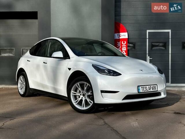 Белый Тесла Model Y, объемом двигателя 0 л и пробегом 22 тыс. км за 33999 $, фото 26 на Automoto.ua