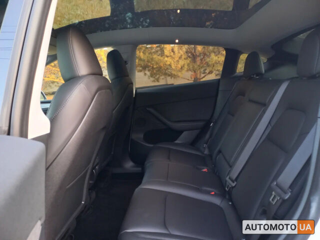 купити нове авто Тесла Model Y 2024 року від офіційного дилера VinAVto Тесла фото