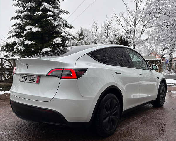 Белый Тесла Model Y, объемом двигателя 0 л и пробегом 16 тыс. км за 30999 $, фото 36 на Automoto.ua