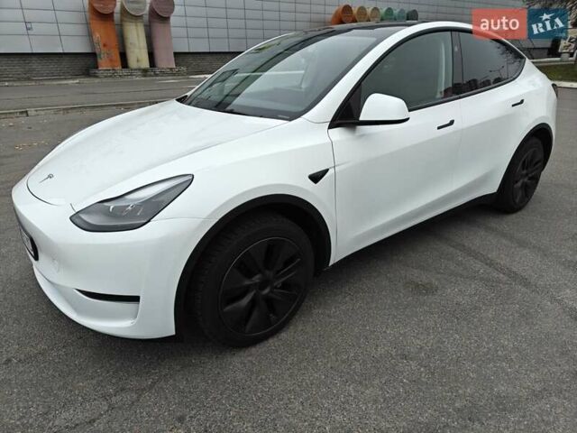 Белый Тесла Model Y, объемом двигателя 0 л и пробегом 18 тыс. км за 29000 $, фото 3 на Automoto.ua