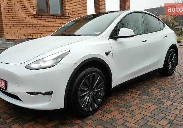 Белый Тесла Model Y, объемом двигателя 0 л и пробегом 8 тыс. км за 27300 $, фото 13 на Automoto.ua