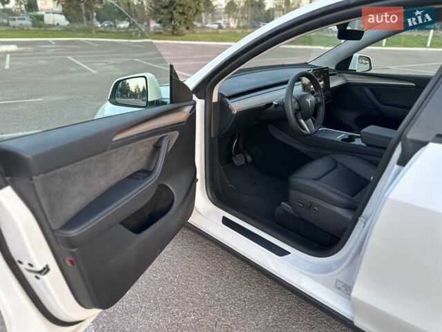 Білий Тесла Model Y, об'ємом двигуна 0 л та пробігом 9 тис. км за 32900 $, фото 14 на Automoto.ua