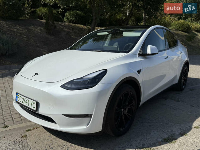 Белый Тесла Model Y, объемом двигателя 0 л и пробегом 13 тыс. км за 29500 $, фото 8 на Automoto.ua