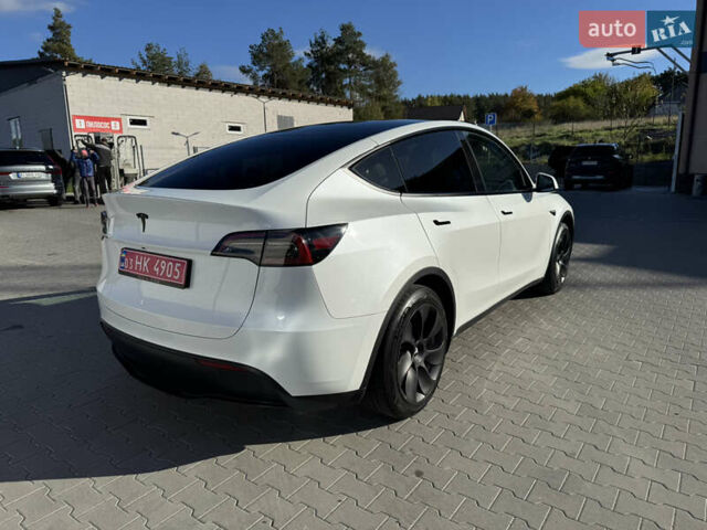 Белый Тесла Model Y, объемом двигателя 0 л и пробегом 26 тыс. км за 29900 $, фото 73 на Automoto.ua