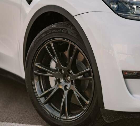 Білий Тесла Model Y, об'ємом двигуна 0 л та пробігом 5 тис. км за 29900 $, фото 56 на Automoto.ua