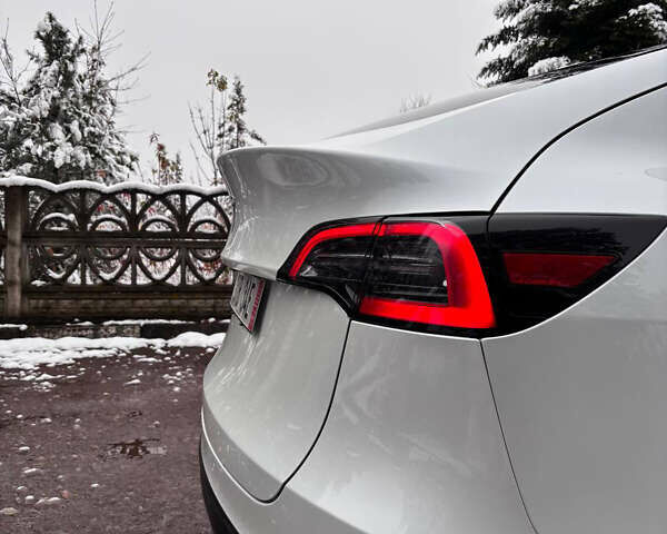 Белый Тесла Model Y, объемом двигателя 0 л и пробегом 16 тыс. км за 30999 $, фото 14 на Automoto.ua