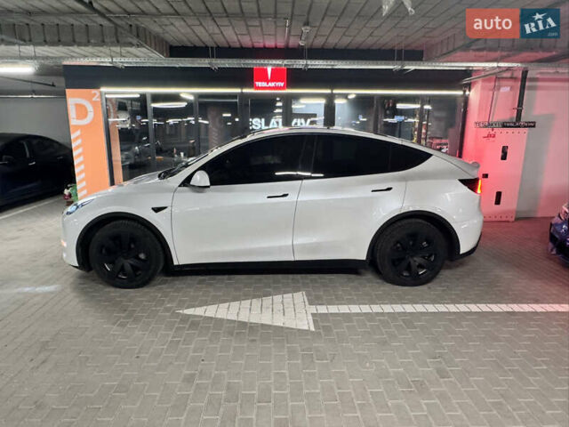 Белый Тесла Model Y, объемом двигателя 0 л и пробегом 32 тыс. км за 29500 $, фото 5 на Automoto.ua