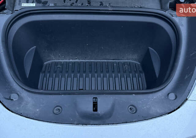 Білий Тесла Model Y, об'ємом двигуна 0 л та пробігом 96 тис. км за 19900 $, фото 18 на Automoto.ua