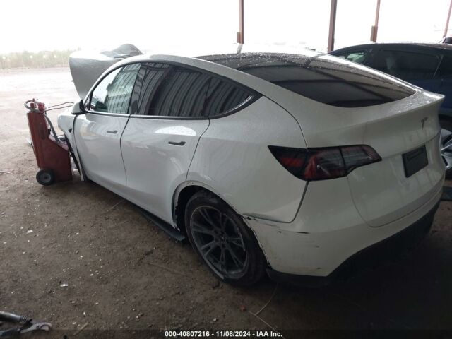 Белый Тесла Model Y, объемом двигателя 0 л и пробегом 4 тыс. км за 16650 $, фото 3 на Automoto.ua