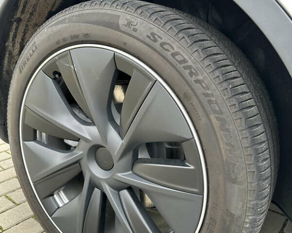Белый Тесла Model Y, объемом двигателя 0 л и пробегом 6 тыс. км за 27000 $, фото 23 на Automoto.ua