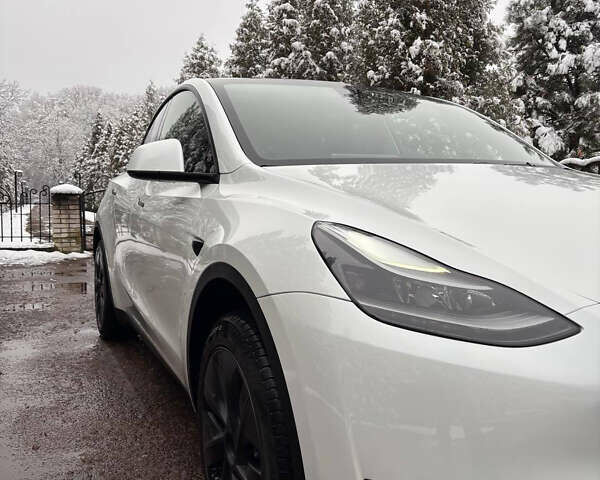 Белый Тесла Model Y, объемом двигателя 0 л и пробегом 16 тыс. км за 30999 $, фото 28 на Automoto.ua