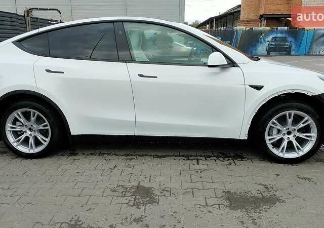 Белый Тесла Model Y, объемом двигателя 0 л и пробегом 7 тыс. км за 27500 $, фото 7 на Automoto.ua