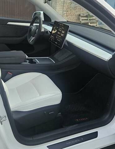 Білий Тесла Model Y, об'ємом двигуна 0 л та пробігом 1 тис. км за 39000 $, фото 7 на Automoto.ua
