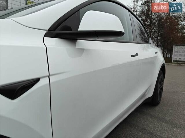 Белый Тесла Model Y, объемом двигателя 0 л и пробегом 18 тыс. км за 29000 $, фото 16 на Automoto.ua