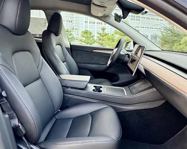 Белый Тесла Model Y, объемом двигателя 0 л и пробегом 3 тыс. км за 34498 $, фото 27 на Automoto.ua