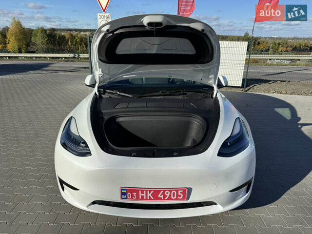 Белый Тесла Model Y, объемом двигателя 0 л и пробегом 26 тыс. км за 29900 $, фото 81 на Automoto.ua
