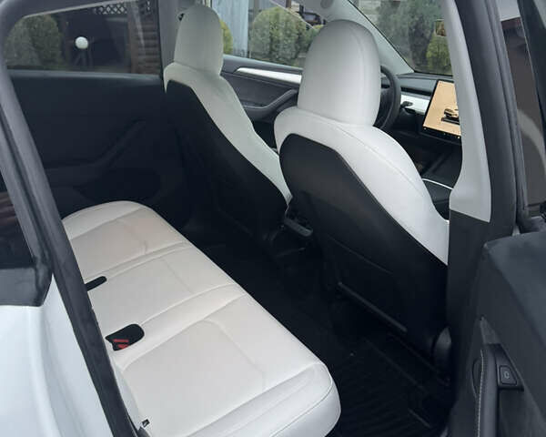 Білий Тесла Model Y, об'ємом двигуна 0 л та пробігом 8 тис. км за 34500 $, фото 14 на Automoto.ua