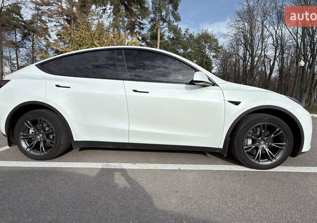 Белый Тесла Model Y, объемом двигателя 0 л и пробегом 18 тыс. км за 29000 $, фото 5 на Automoto.ua