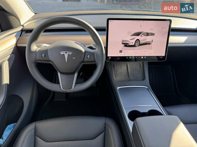 Белый Тесла Model Y, объемом двигателя 0 л и пробегом 26 тыс. км за 29900 $, фото 48 на Automoto.ua