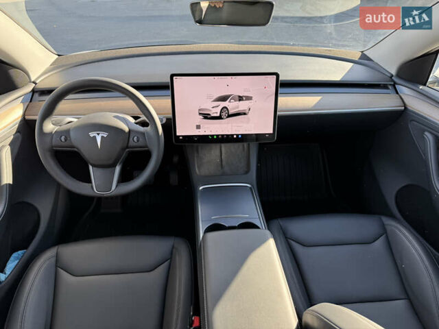 Белый Тесла Model Y, объемом двигателя 0 л и пробегом 26 тыс. км за 29900 $, фото 53 на Automoto.ua