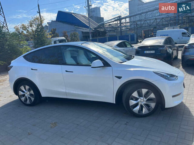 Белый Тесла Model Y, объемом двигателя 0 л и пробегом 39 тыс. км за 30999 $, фото 8 на Automoto.ua