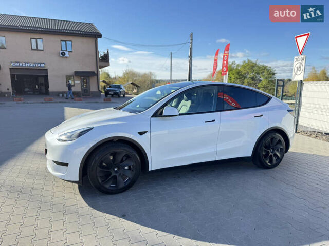 Белый Тесла Model Y, объемом двигателя 0 л и пробегом 26 тыс. км за 29900 $, фото 64 на Automoto.ua