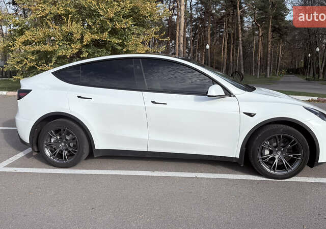 Белый Тесла Model Y, объемом двигателя 0 л и пробегом 18 тыс. км за 29000 $, фото 11 на Automoto.ua