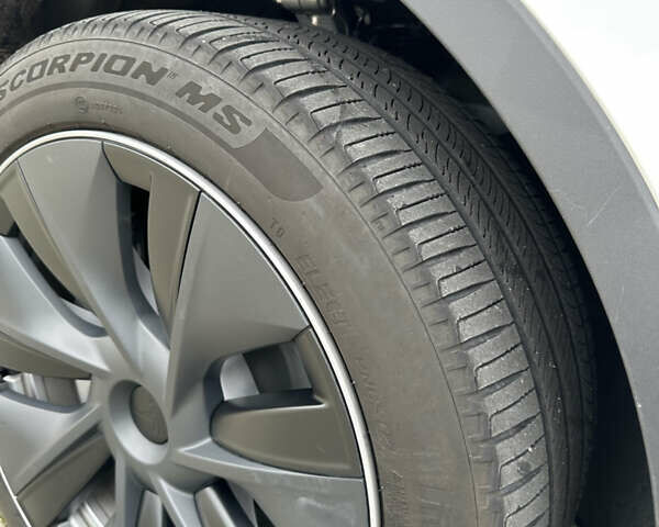 Белый Тесла Model Y, объемом двигателя 0 л и пробегом 6 тыс. км за 27000 $, фото 22 на Automoto.ua